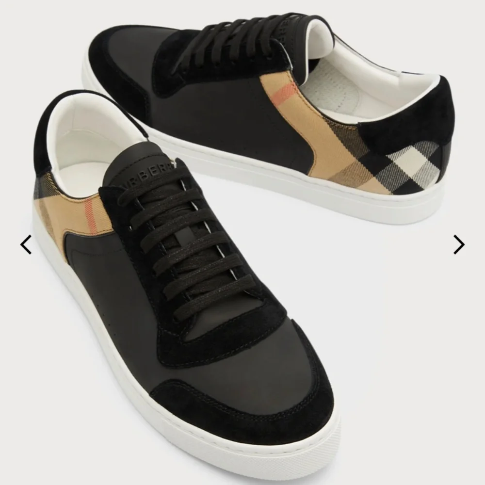 BURBERRY SNEAKERS - Picture 1 of 5